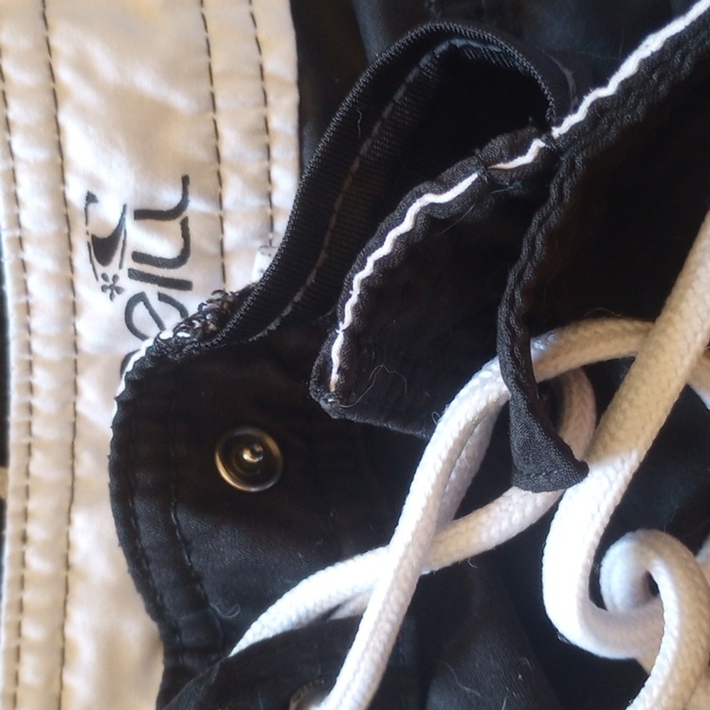 O'Neil Women's Swim Shorts Black White Detailing Size Small - Picture 5 of 5